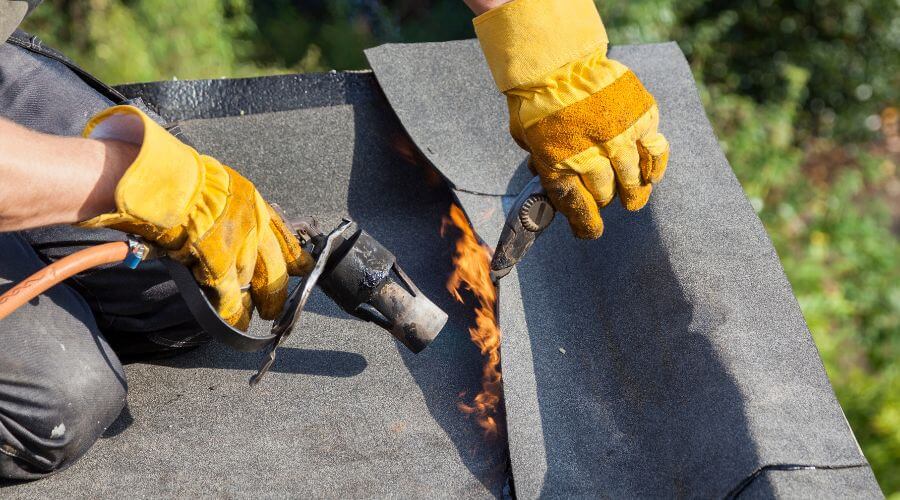 Professional flood damage restoration services in Point Of Rocks, MD